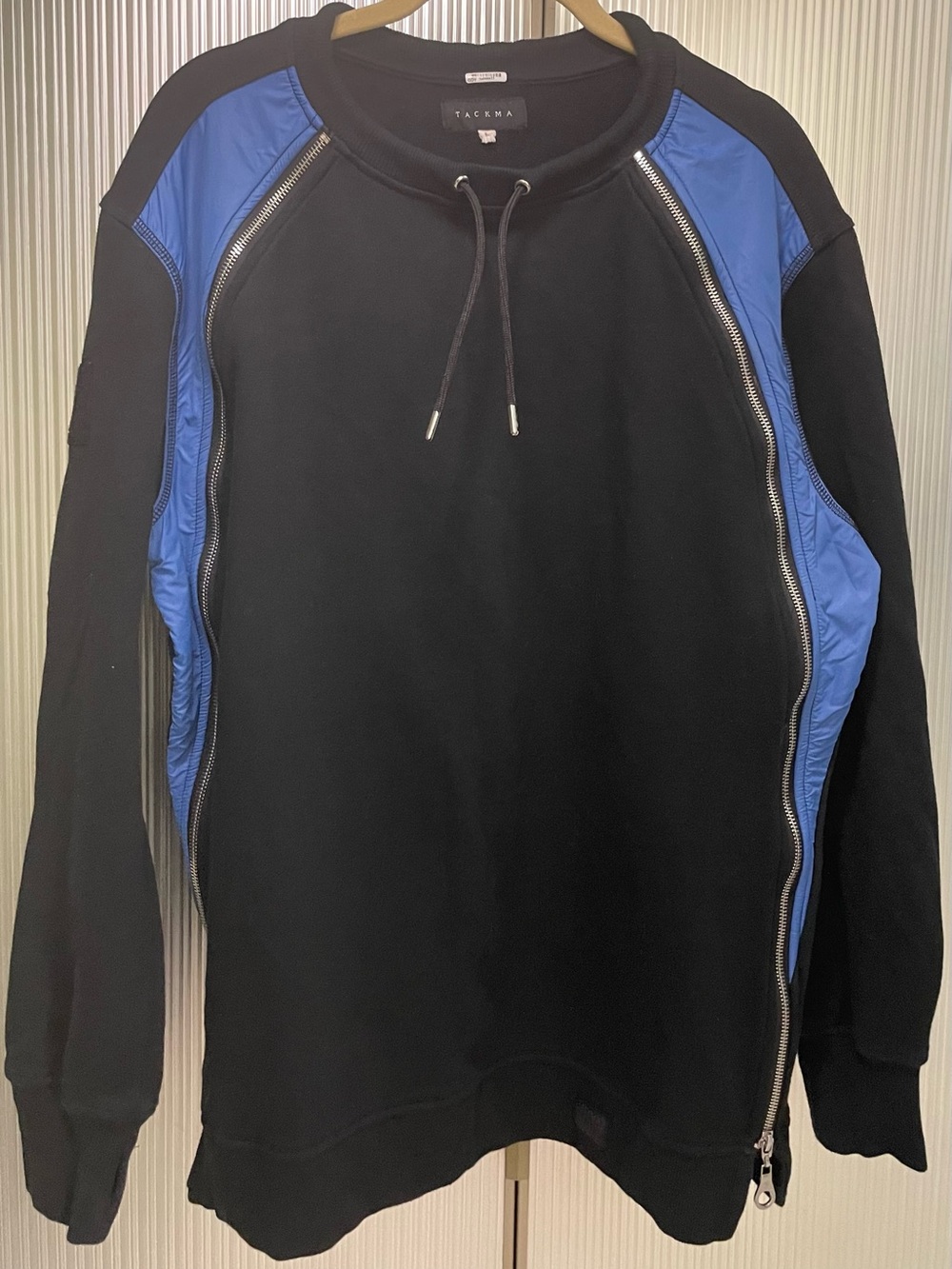 Tackma Crew Neck Sweatshirt Full Zipper Sides. Men’s L